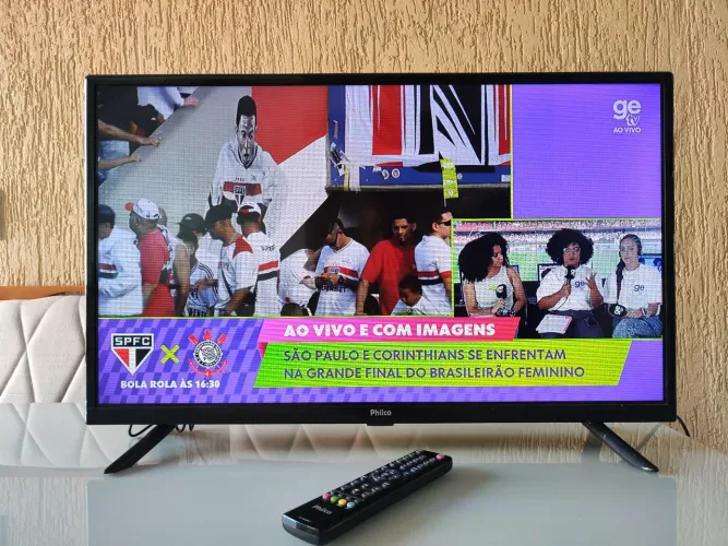Tv 32 polegadas LED Philco sem detalhes não é smart