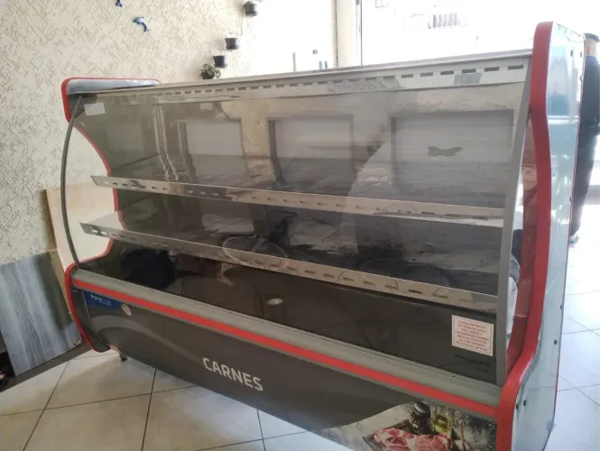 Expositora de carne Polofrio 220v