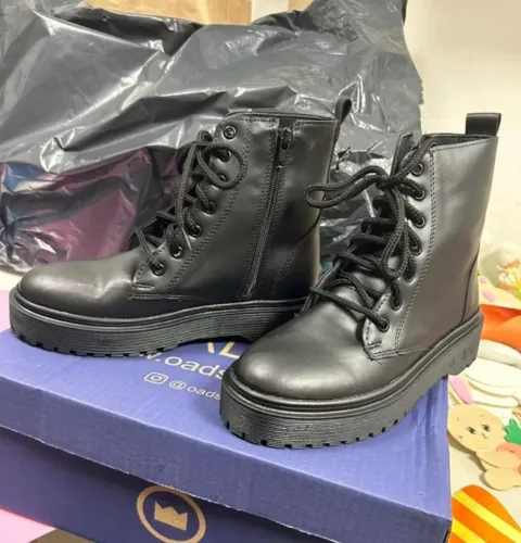 Bota Feminina Coturno Tratorado