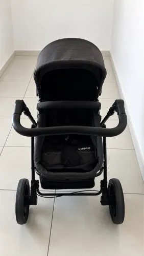 Carrinho de bebê Cosco