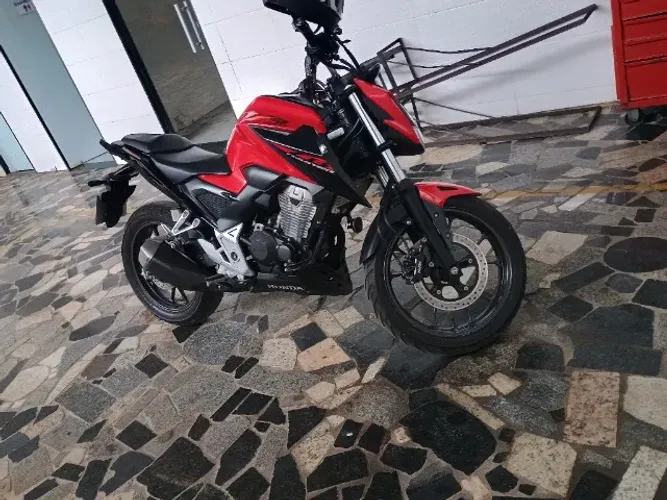 Vendo ou troco moto está top pego 160 no negócio