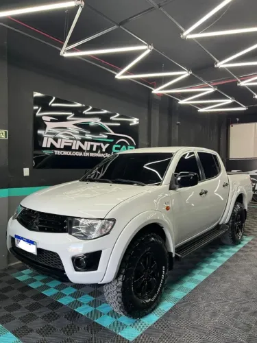 Mitsubishi L200 Triton HLS 2.4 Flex 16V CD Mec. 2016