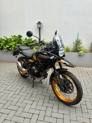 Royal Enfield Himalayan 450 2026 - Hanle Black Tubeless | Apenas 1.300 km