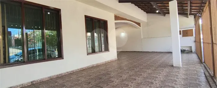 Casa Térrea 3 dormitorios na Vila Gabriel - Região Leste