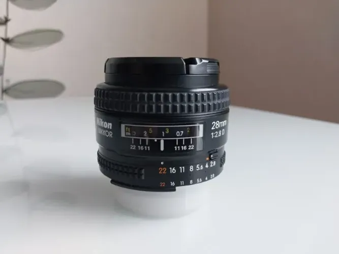 Lente Nikon 28mm f2.8D