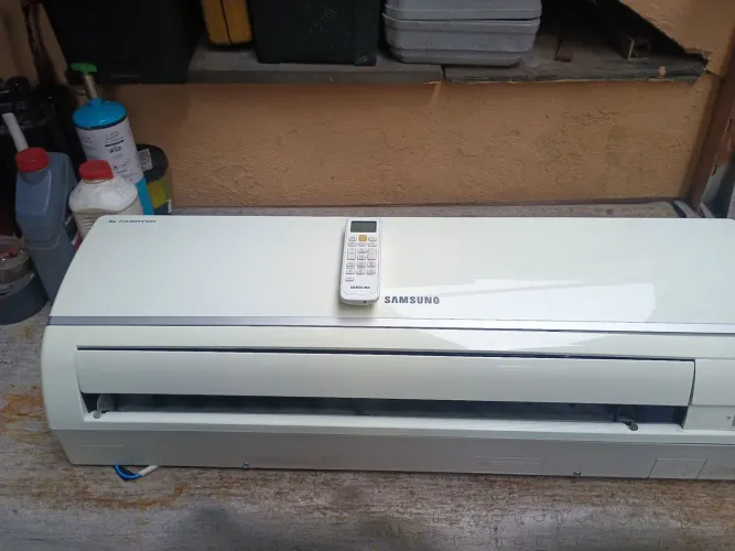 Vendo split 12 mil BTUs inverter Samsung