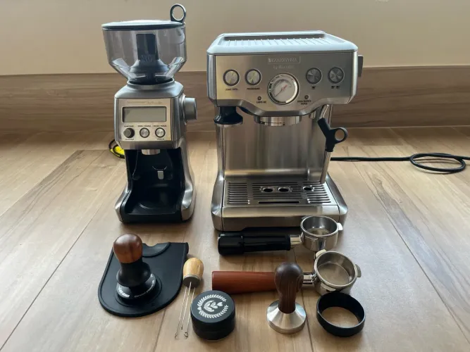 Cafeteira Elétrica Tramontina e Moedor Elétrico By Breville
