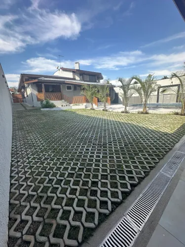 Casa recém reformada -  4 quartos ( 3 suítes) condomínio eldorado 