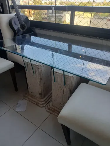 Mesa de granito + canto e centro com vidro