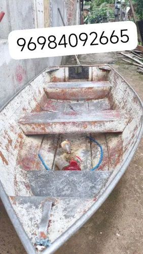 Barco com motor rabeta 15hp