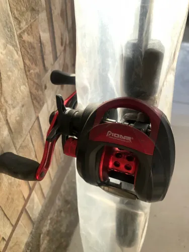 Vara de pesca mais carretilha