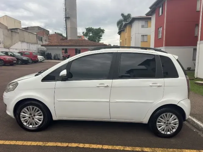 Fiat Idea Attractive 1.4 Fire Flex 8V 5P 2012