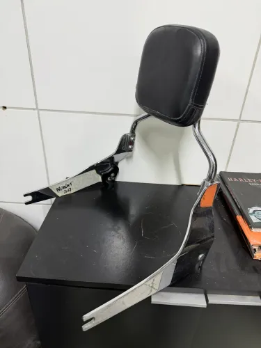 Sissy bar Harley Davidson break out pneu 240