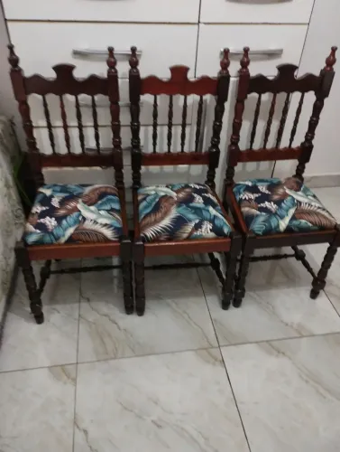 Vendo 3 cadeiras ( novas )