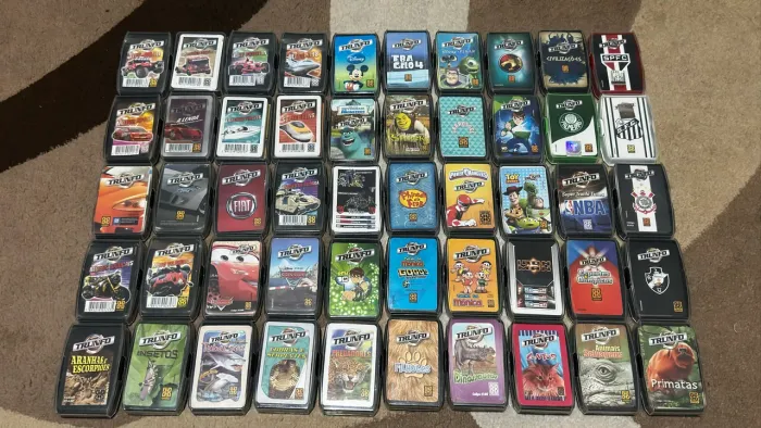 Lote com 50 Super Trunfo Originais - Coleção Variada e Completa!