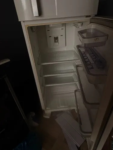 Geladeira com defeito - Manacapuru 
