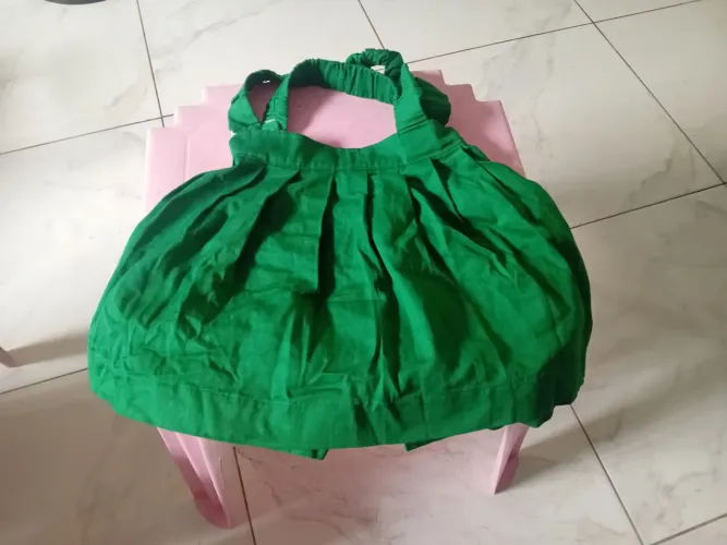 Vende se fantasia colegial