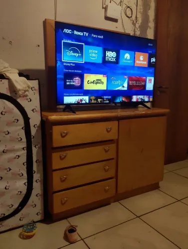 Tv AOC 43 polegadas semi nova tem 3 meses de uso