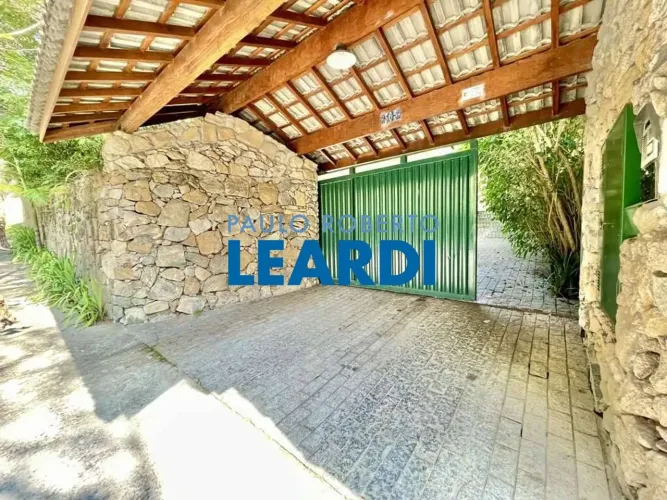 CASA ASSOBRADADA - VILA SANTO ANTÔNIO - SP