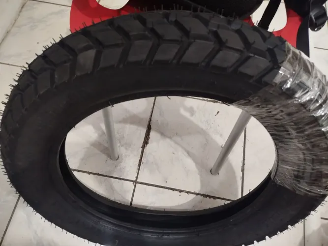 Pneu traseiro novo 120/90/17