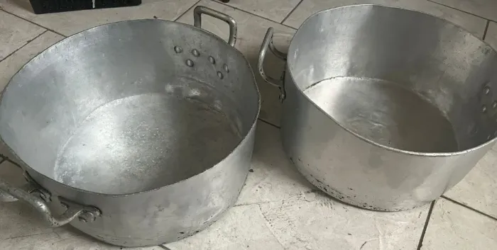 Panela - Caçarola de 40cm / 23 litros USADAS com defeito