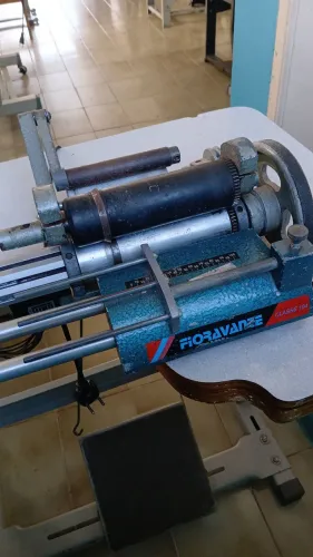 Maquina de cortar viés