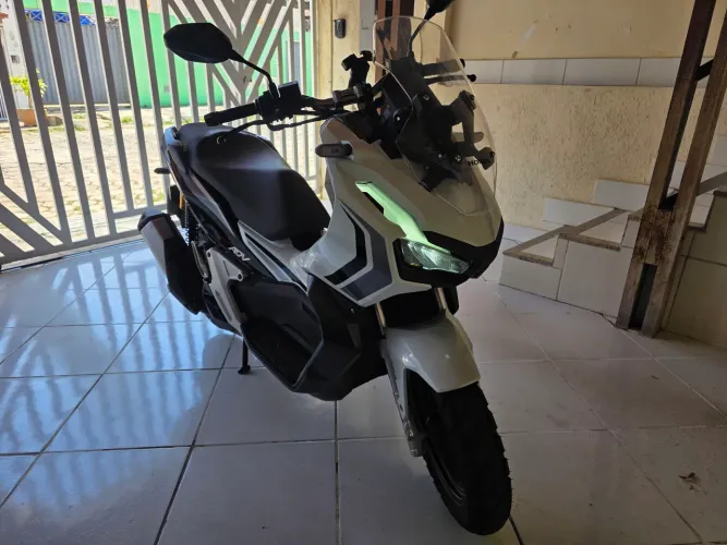 HONDA ADV 150cc MUITO NOVA