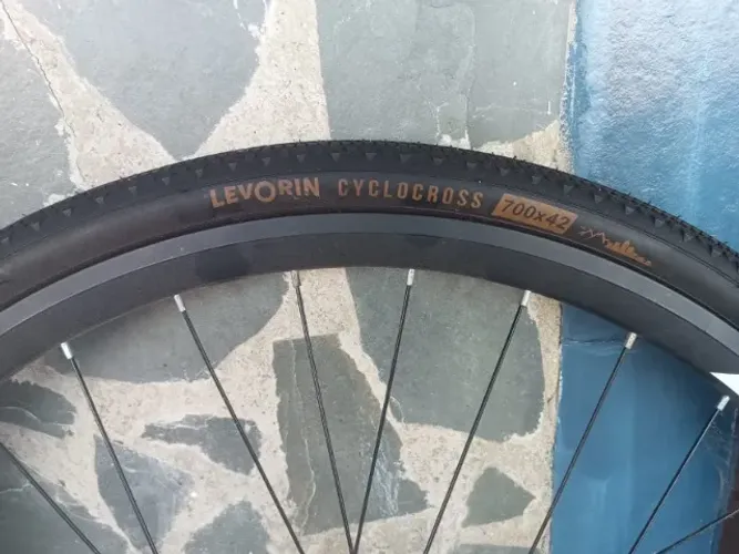 Par de Rodas Completo Aro 29 / 700c Absolute Wild + Pneus Levorin Cyclocross Novos