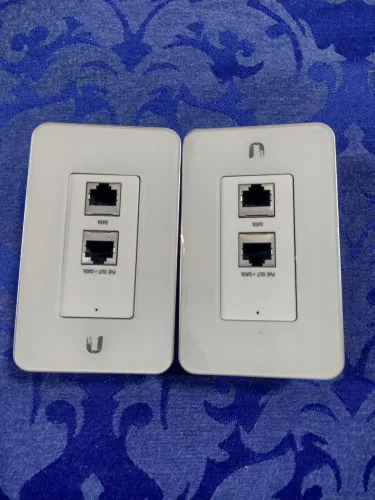2 unidades, ponto de acesso ubiquiti usado em ótimo estado, funcionando perfeitamente