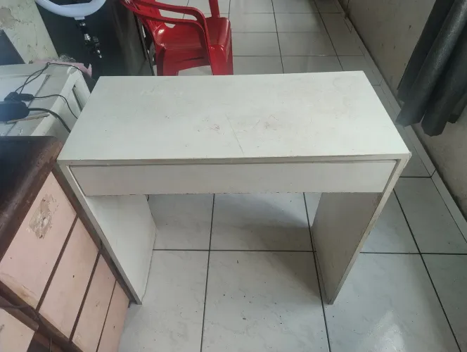 Mesa de segunda mão 