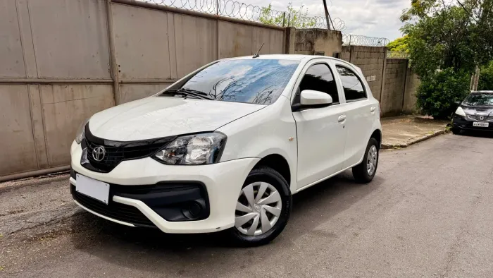 Toyota Etios X 1.3 Flex 16V 5P Mec. 2021