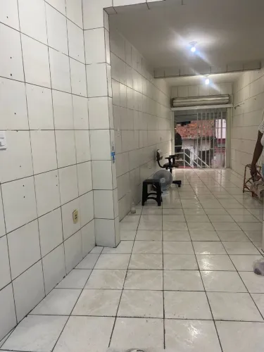 Vende se um ponto comercial 