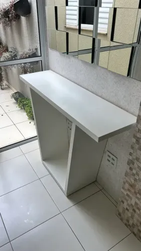 APARADOR DECORATIVO EM MDF BRANCO - FEITO POR MARCINEIRO