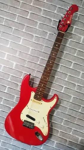 Eagle Stratocaster Fiesta Red