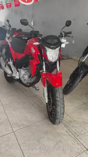 HONDA CB TWISTER 250 VERMELHA 2016 Shalon veículos Cariacica