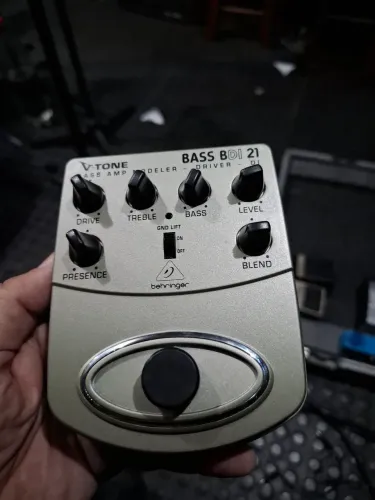 Pedal Beringher Bass Bdi21 pre equalizador novo
