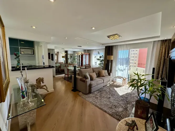 Lindo apartamento no 10º andar - 2 quartos - mobiliado - ensolarado - Cristo Rei - Curitib