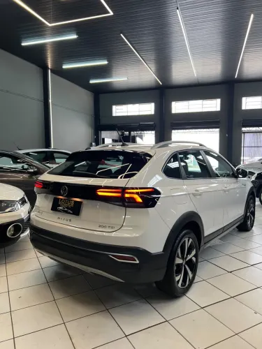 Volkswagen Nivus Highline 1.0 200 TSI Flex AUT 2022