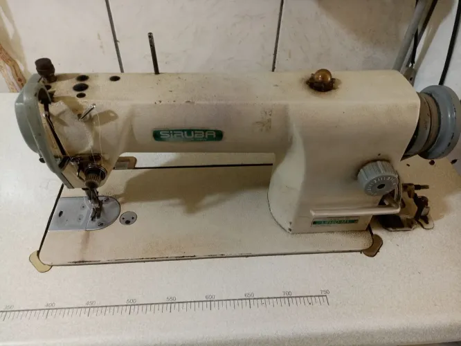 Máquina de costura