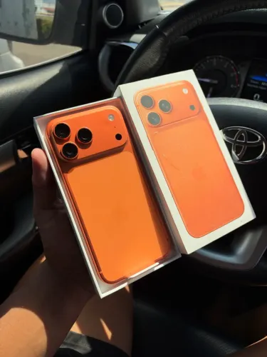 IPhone 17 pro Max 256gb laranja! Na garantia. Aceito trocas e cartão.
