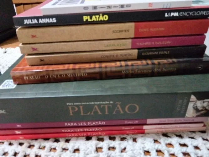 LOTE de Livros sobre Platão filósofo / filosofia