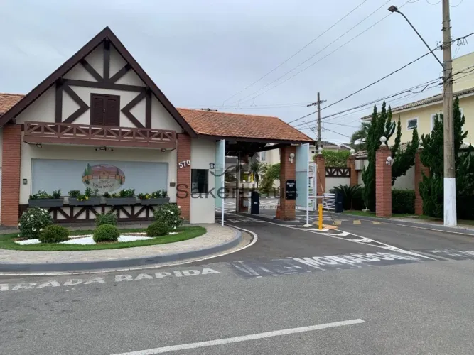 LOCAÇÃO OU VENDA, ESPAÇOSA E ACONCHEGANTE: UMA CASA TÉRREA DE OPORTUNIDADE NA CONDOMÍNIO V