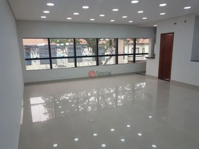 Prédio comercial à venda na Vila Prudente.