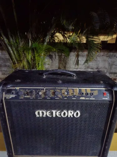 Vendo Ampli de guitarra Meteoro Nitrous 100 G