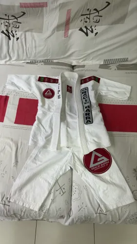 Kimono Jiu-Jitsu Gracie Barra Branco Oficial (Usado)