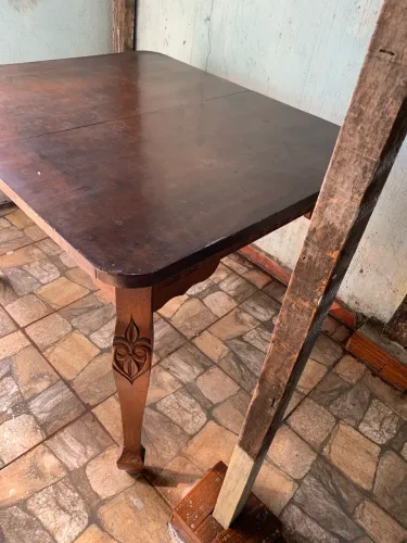 Venda de mesa com 6 cadeiras em madeira antiga 