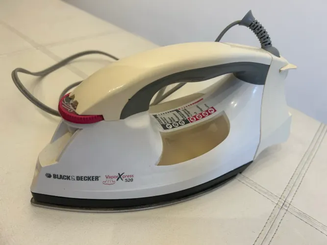 Ferro de passar roupa Black & Decker