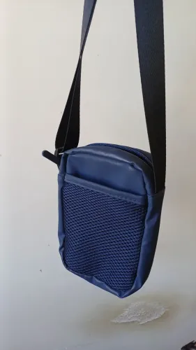 Bag transversal Azul usada 1x, no preço ?