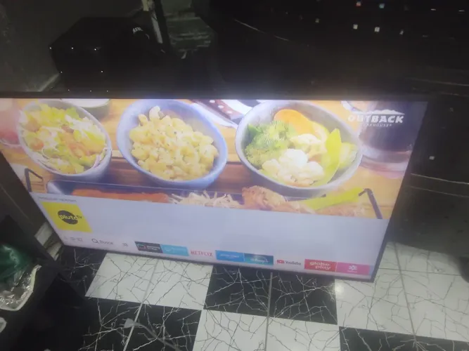 Vendo Smartv Samsung 55 polegadas 4k top de linha eme.atado de nova conforme fotos R$ 1950