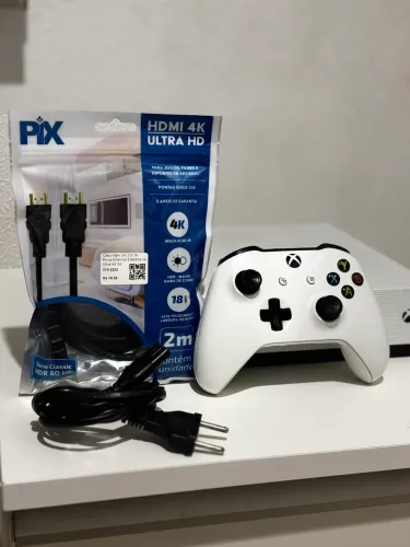 Xbox One S 1TB + Controle Recarregável USB-C + HDMI Novo